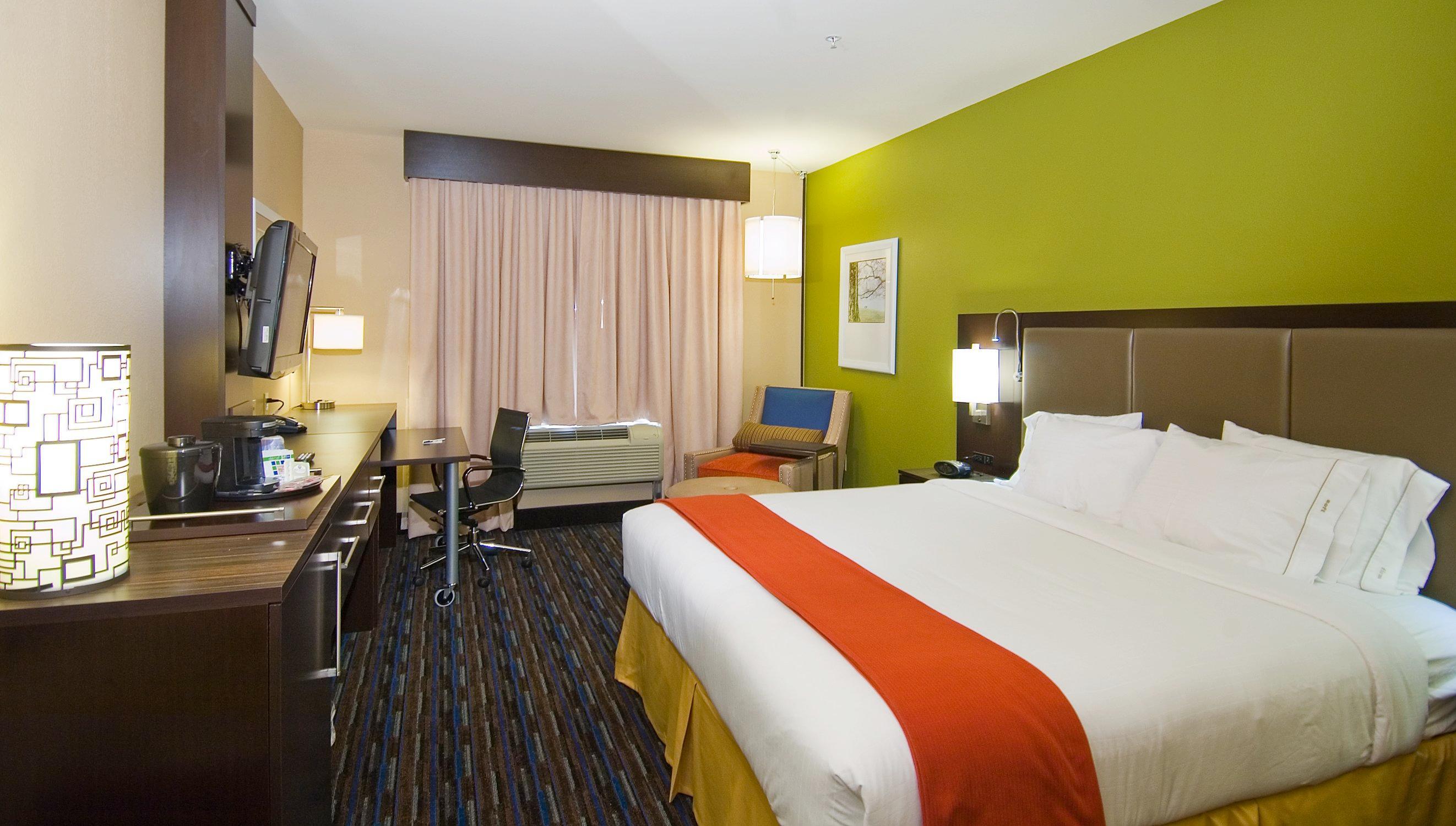 Express By Ihg Hotel